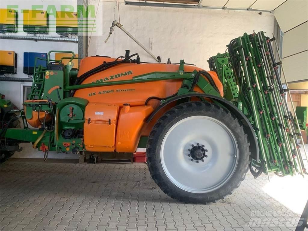 Amazone UX4200 Trailed sprayers