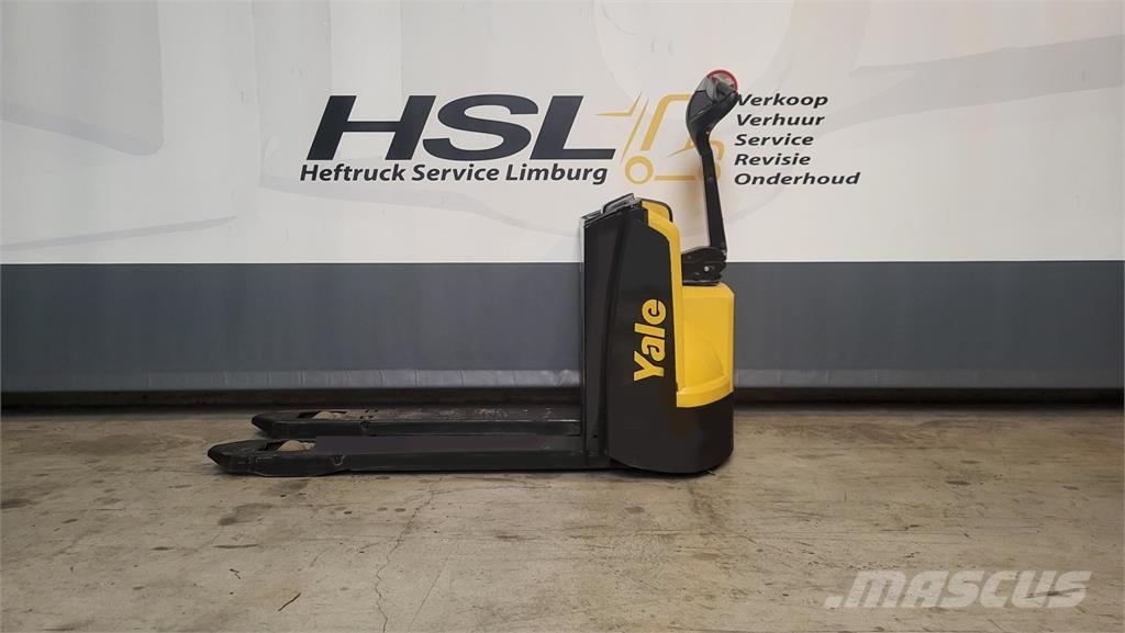 Yale MP16 Pedestrian stacker