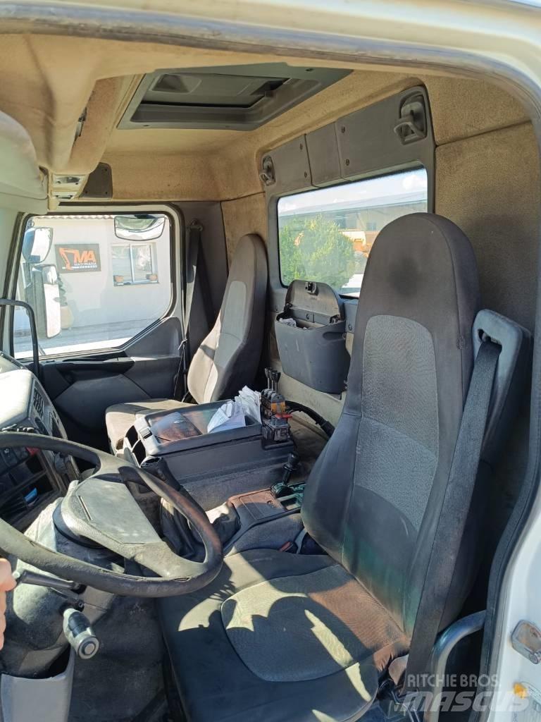 Renault 320 DCI Crane trucks