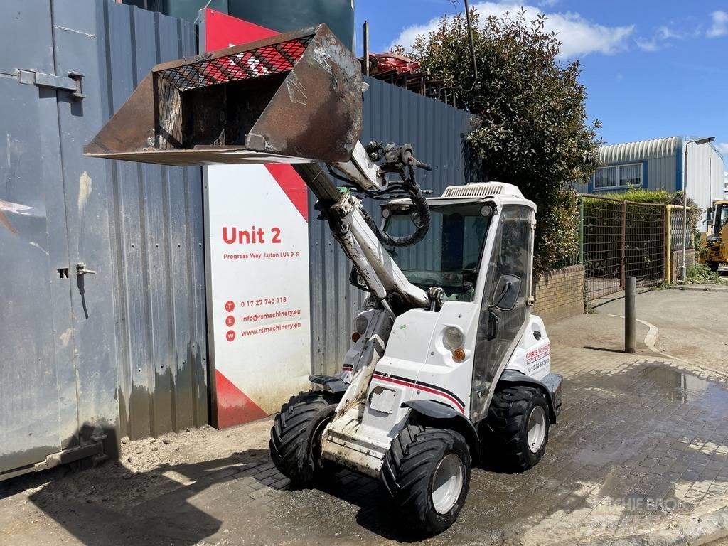 Avant 640 Mini loaders