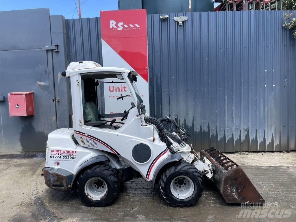 Avant 640 Mini loaders