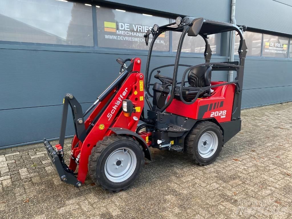 Schäffer 2028 Multi purpose loaders