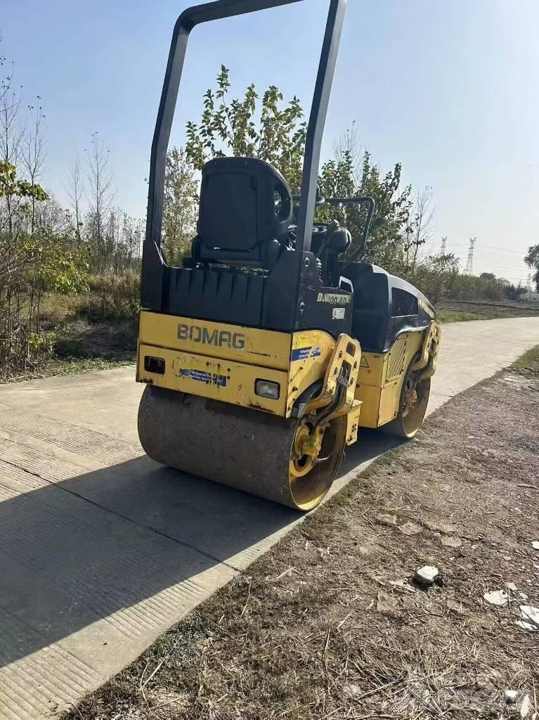 Bomag BW 100 AD Twin drum rollers
