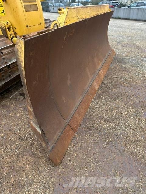 Komatsu D 61 PXI-23 Crawler dozers