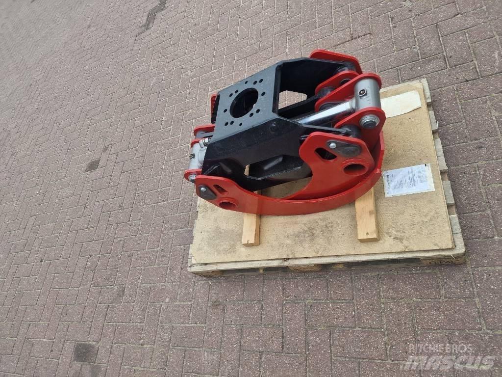 Farmi Forest C25 Knuckleboom loaders
