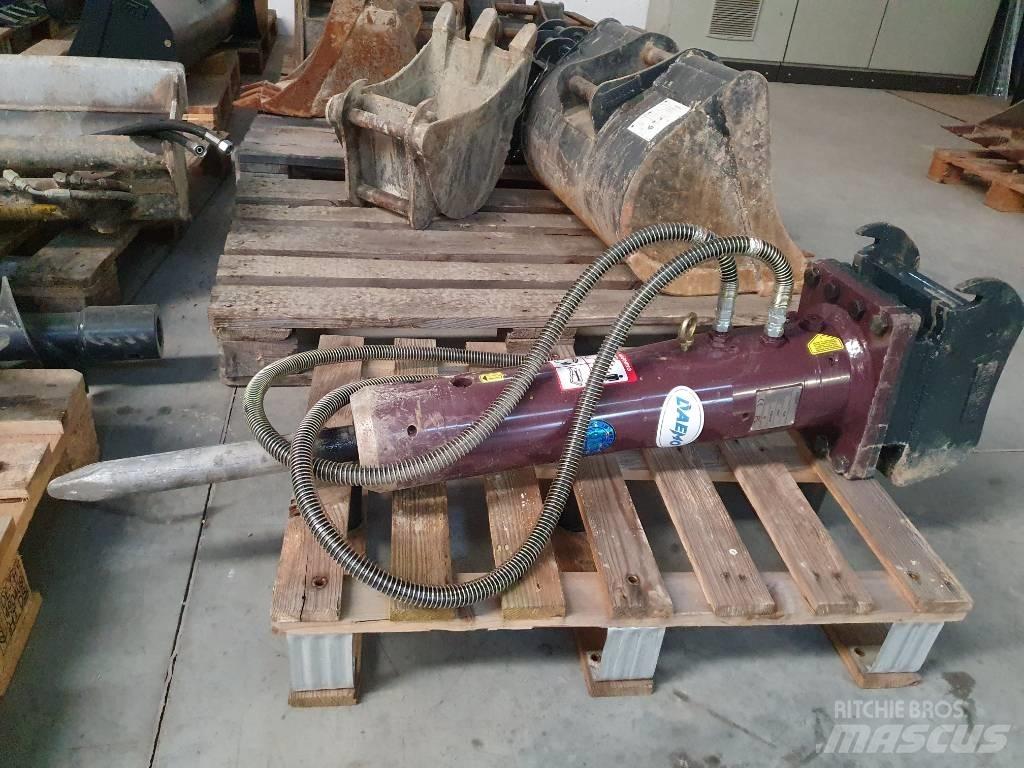 Daemo E 40 Hammers / Breakers