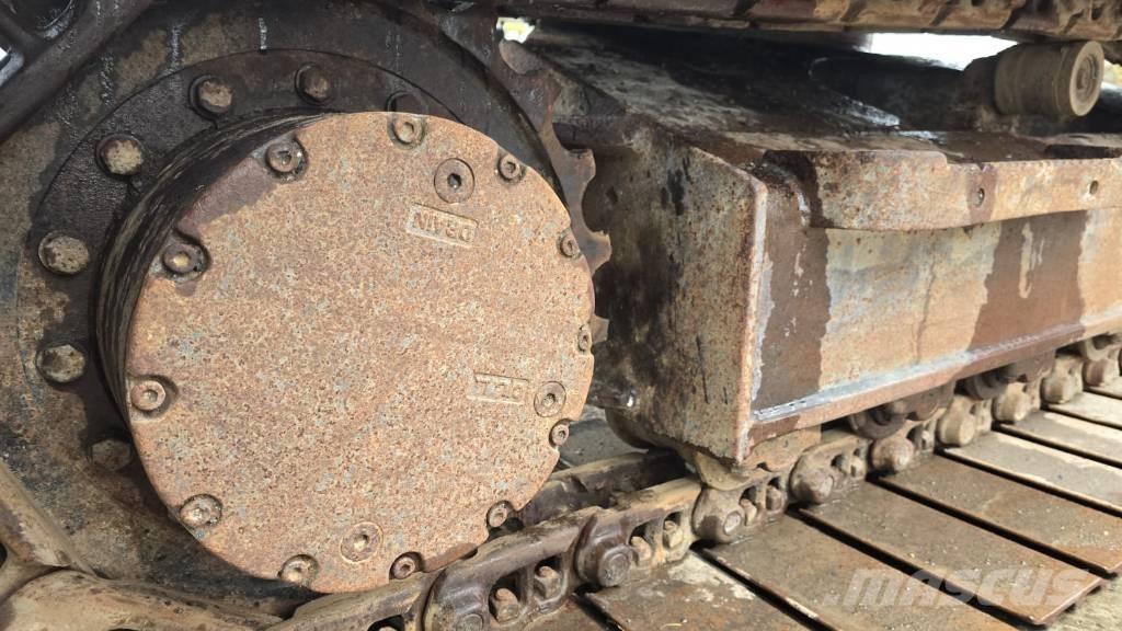 Komatsu PC 138 Crawler excavators