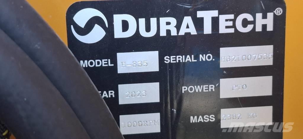 Haybuster H-835 Bale shredders, cutters and unrollers