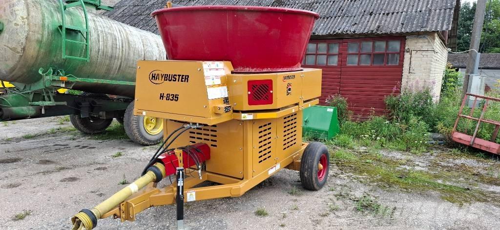 Haybuster H-835 Bale shredders, cutters and unrollers