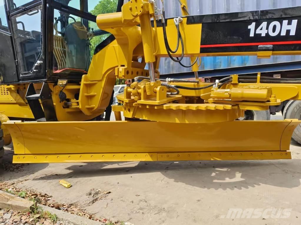 CAT 120 H Graders