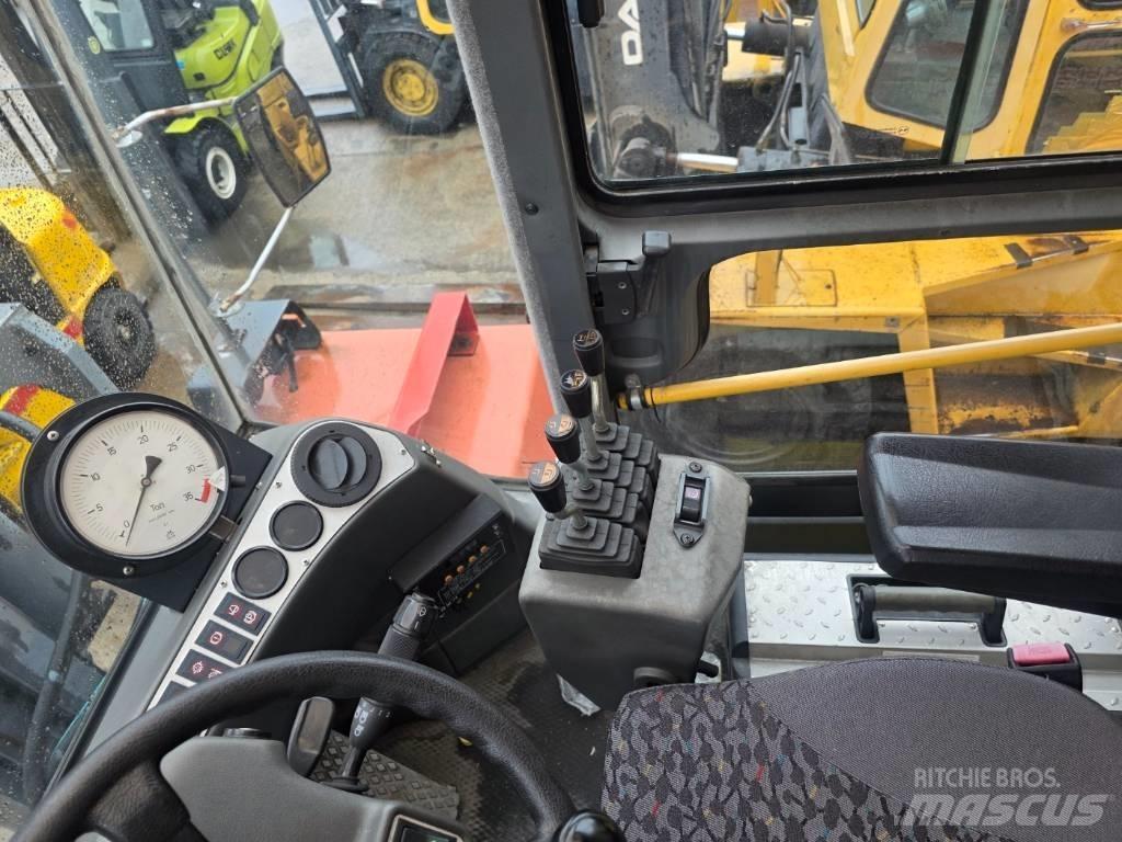 Kalmar DCD 320-12 Diesel trucks
