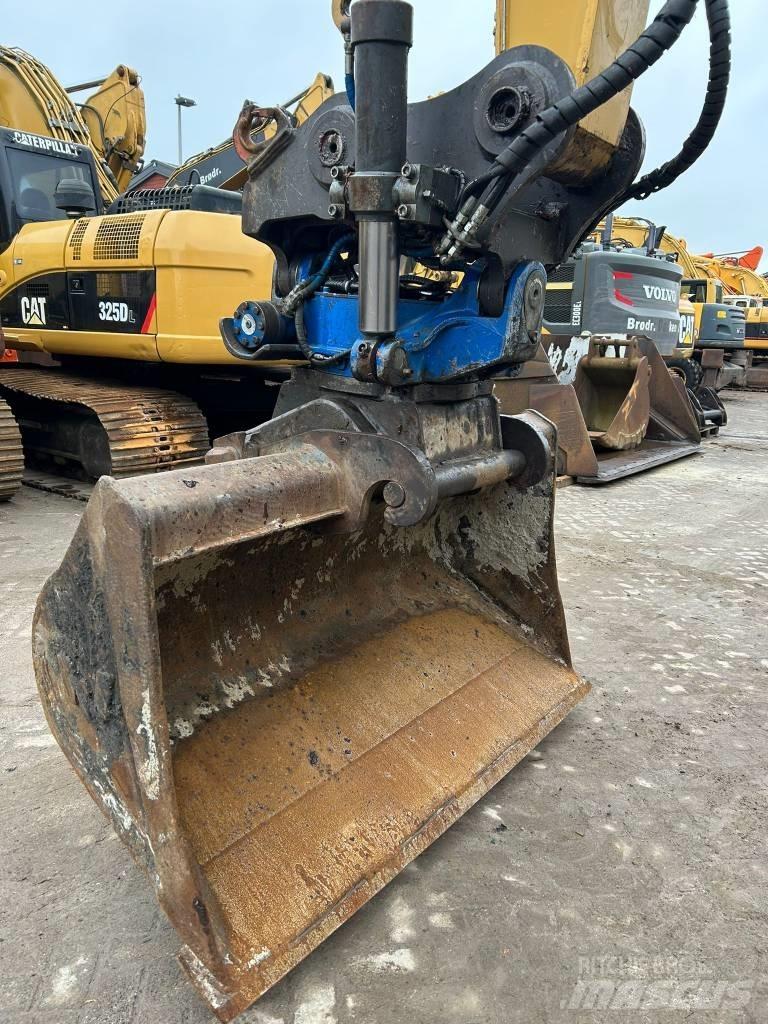 CAT M 318 F Wheeled excavators