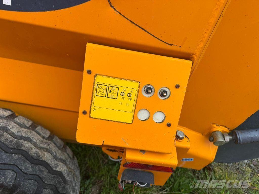 Lucas Castor+ 30R Bale shredders, cutters and unrollers