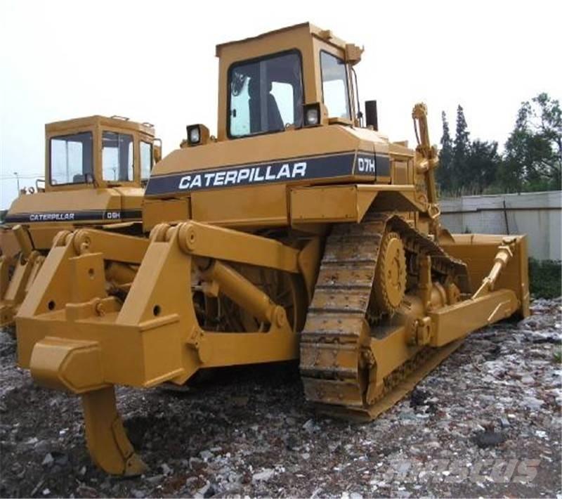 CAT D7H Crawler dozers