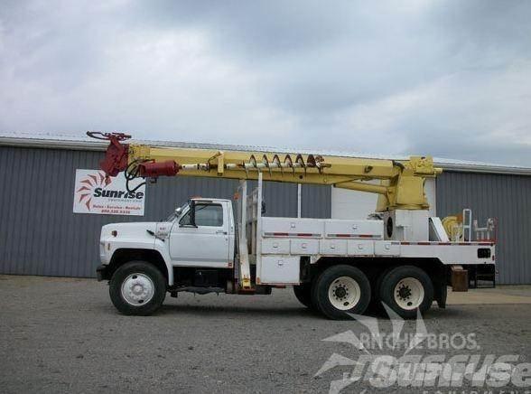 Altec D2050TR Truck & Van mounted aerial platforms