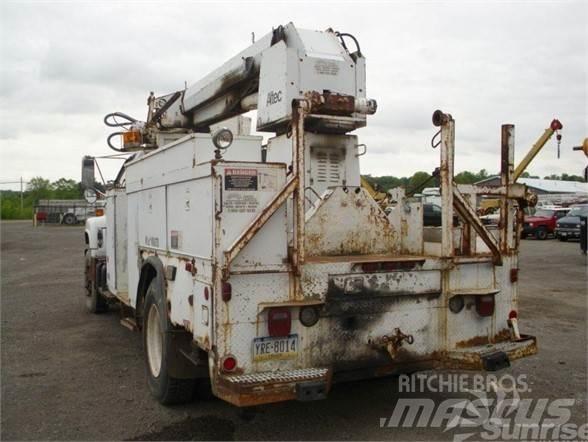 Altec D845B Truck & Van mounted aerial platforms
