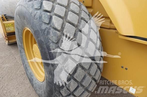 CAT CS56B Single drum rollers