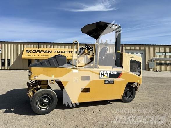 CAT CW14 Pneumatic tired rollers
