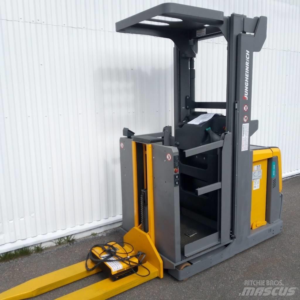 Jungheinrich EKS 110 Medium lift order picker