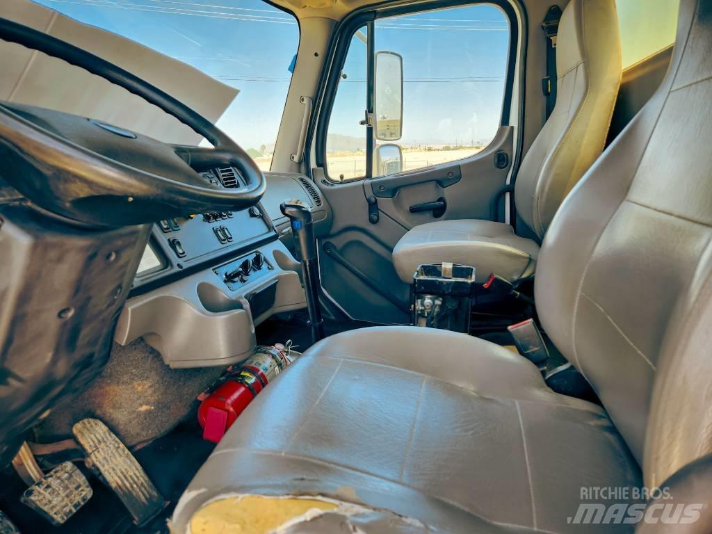 Freightliner 108 SD Water tankers