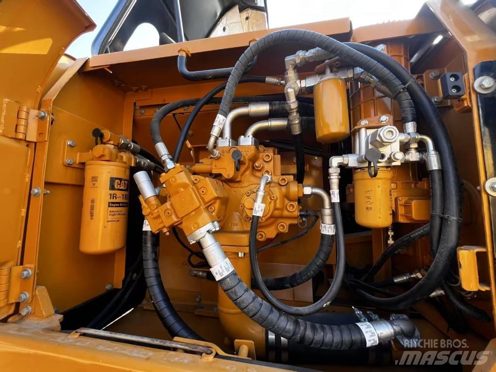 CAT CAT330D2 Midi excavators  7t - 12t