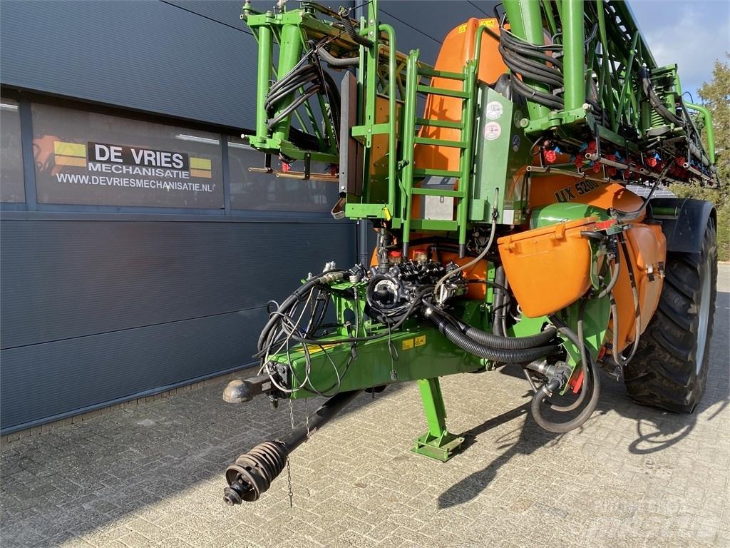 Amazone UX 5200 Trailed sprayers