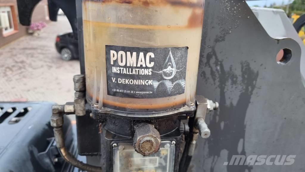 Doosan DX 210 W - 5 Wheeled excavators