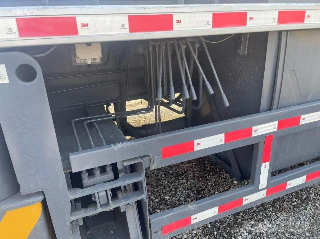 XCMG QY70K Rough terrain cranes
