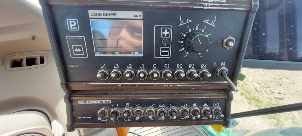 John Deere 840 Trailed sprayers