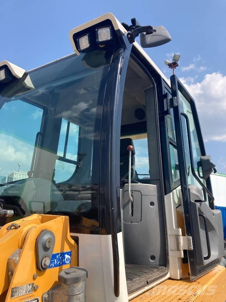 Liebherr LR 624 Crawler loaders