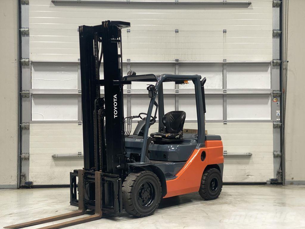 Toyota 52-8FDF30 Diesel trucks