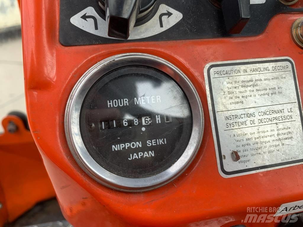 Kubota B 4200 Tractors