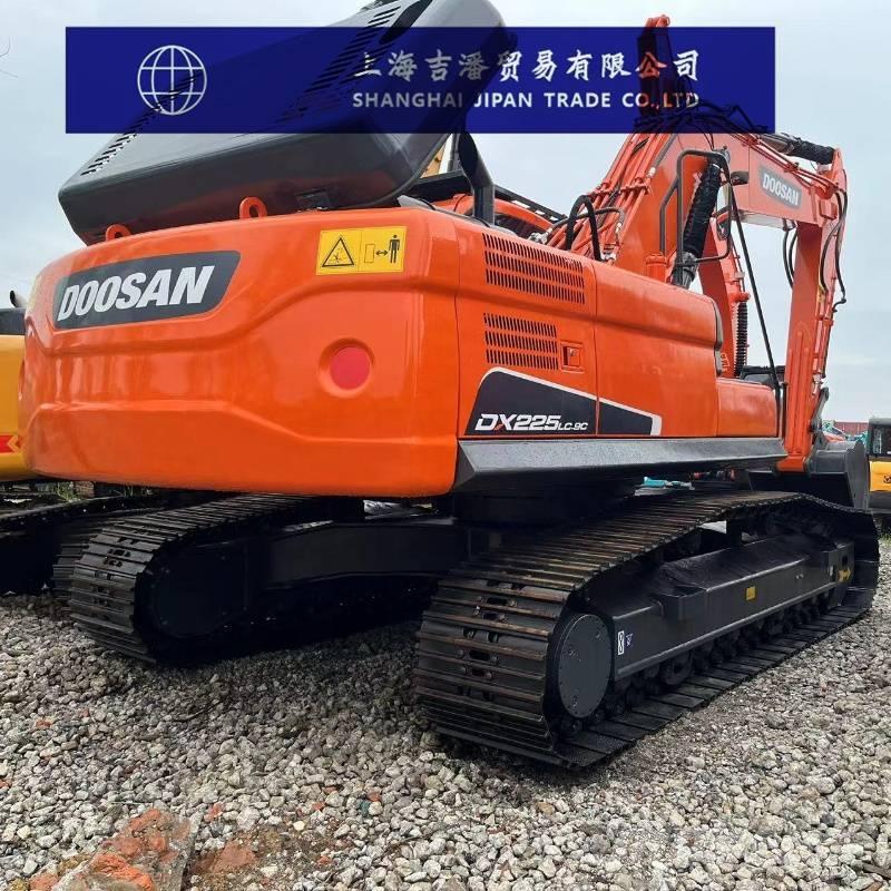 Doosan DX 225 Crawler excavators