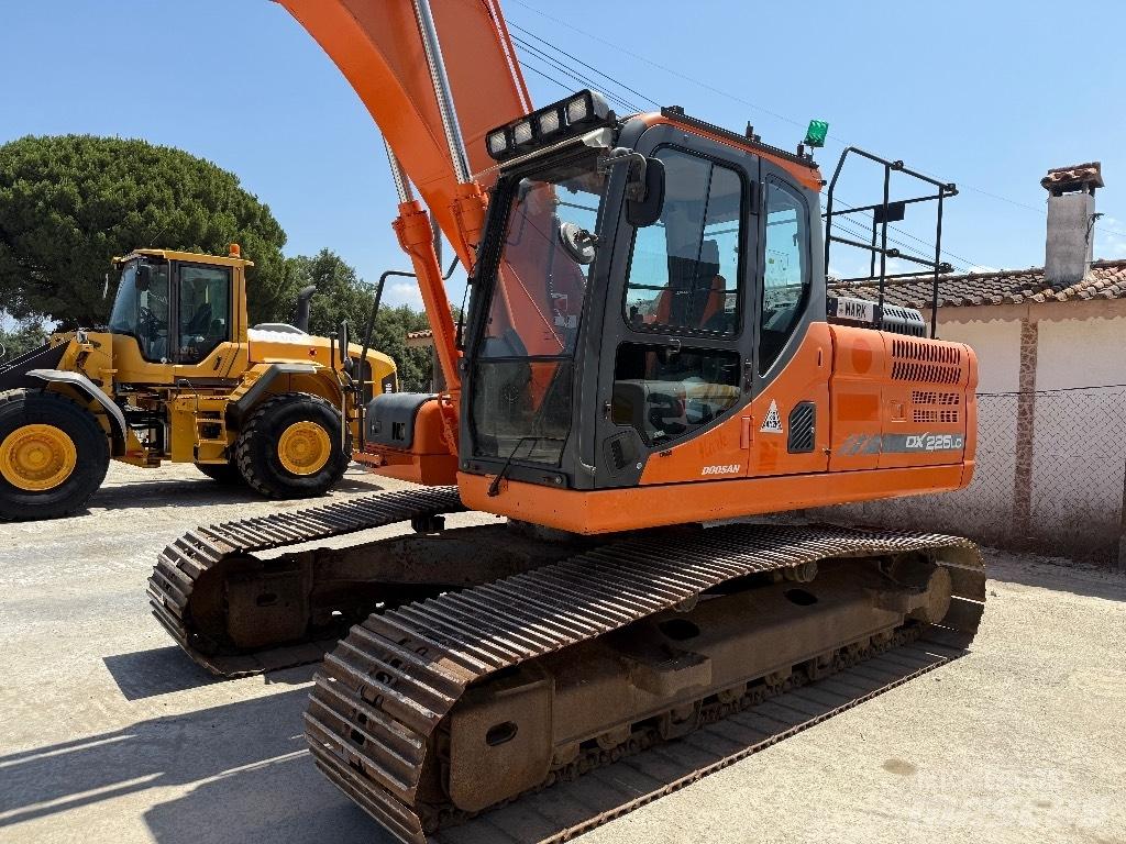  Dossan DX 225LC 3 Crawler excavators