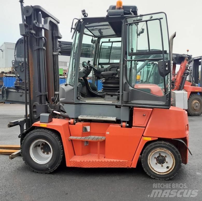 Kalmar DCG55-6 Diesel trucks