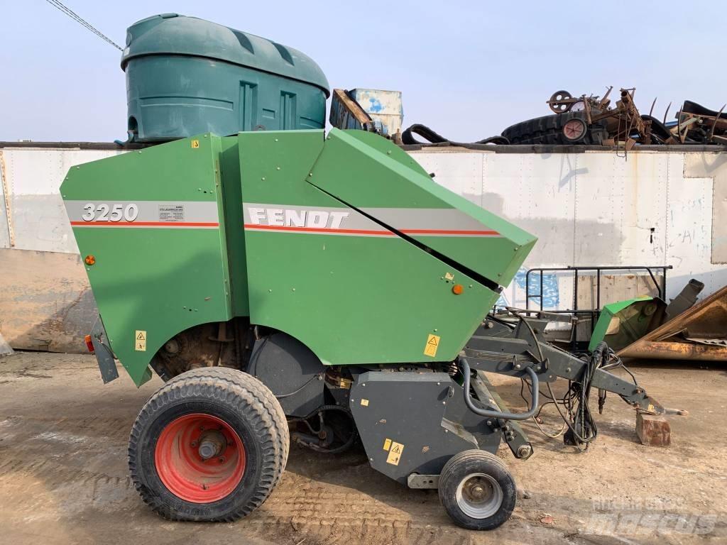 Fendt 3250 Round balers