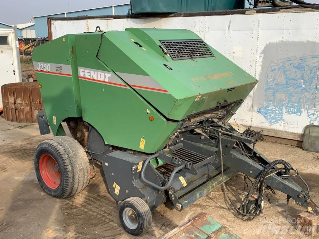 Fendt 3250 Round balers