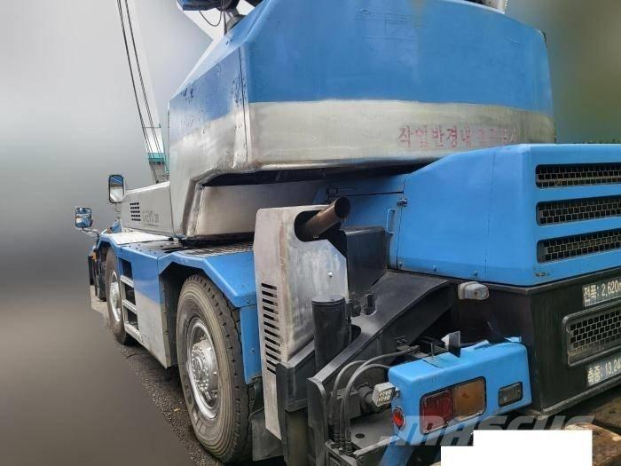 Tadano TR 250 M-6 Rough terrain cranes
