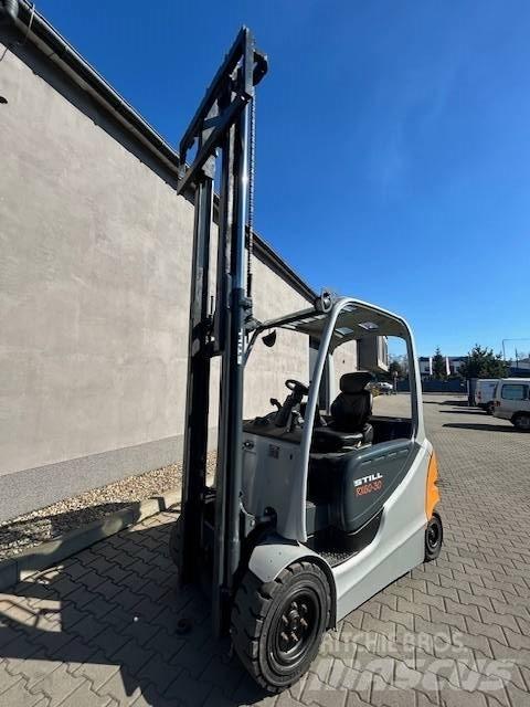 Still RX 60-30 Electric forklift trucks