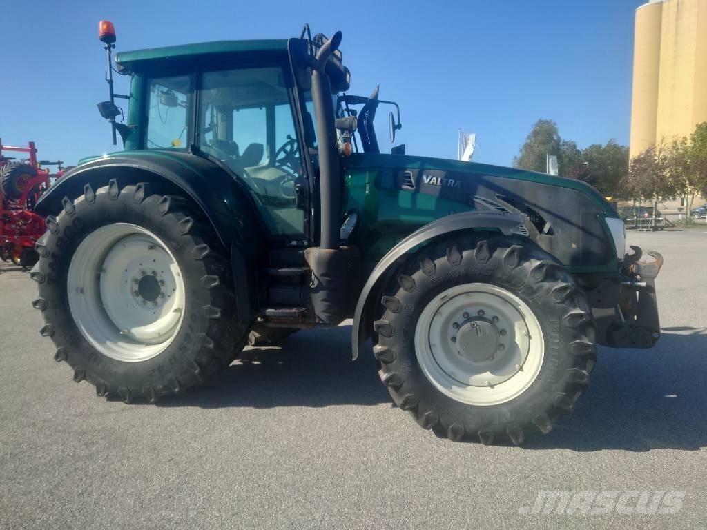 Valtra T 213 V Tractors