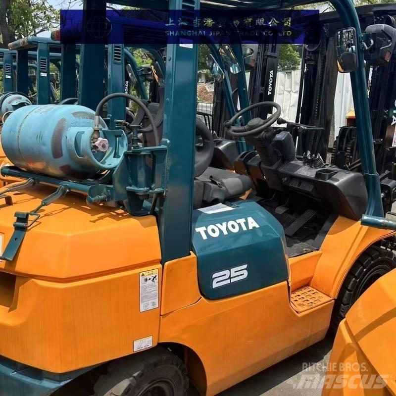 Toyota 25 Diesel trucks