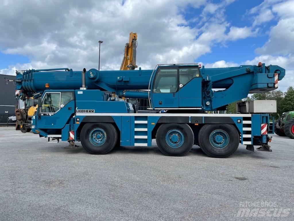Liebherr LTM 1055-1 All terrain cranes