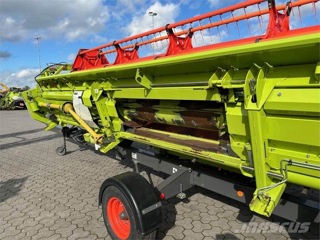 CLAAS Lexion 6800 Combine harvesters