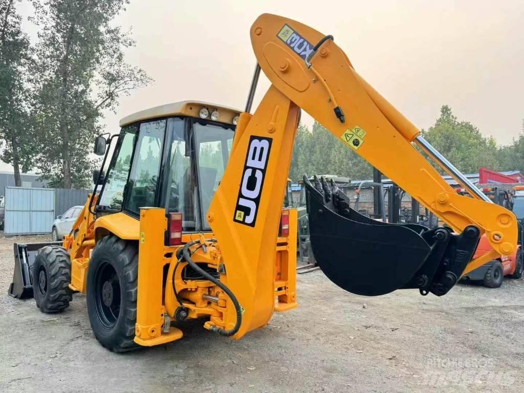 JCB 3 CX Backhoe loaders