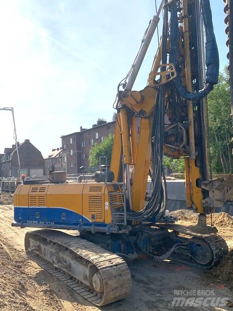 Bauer BG20H Piling rigs