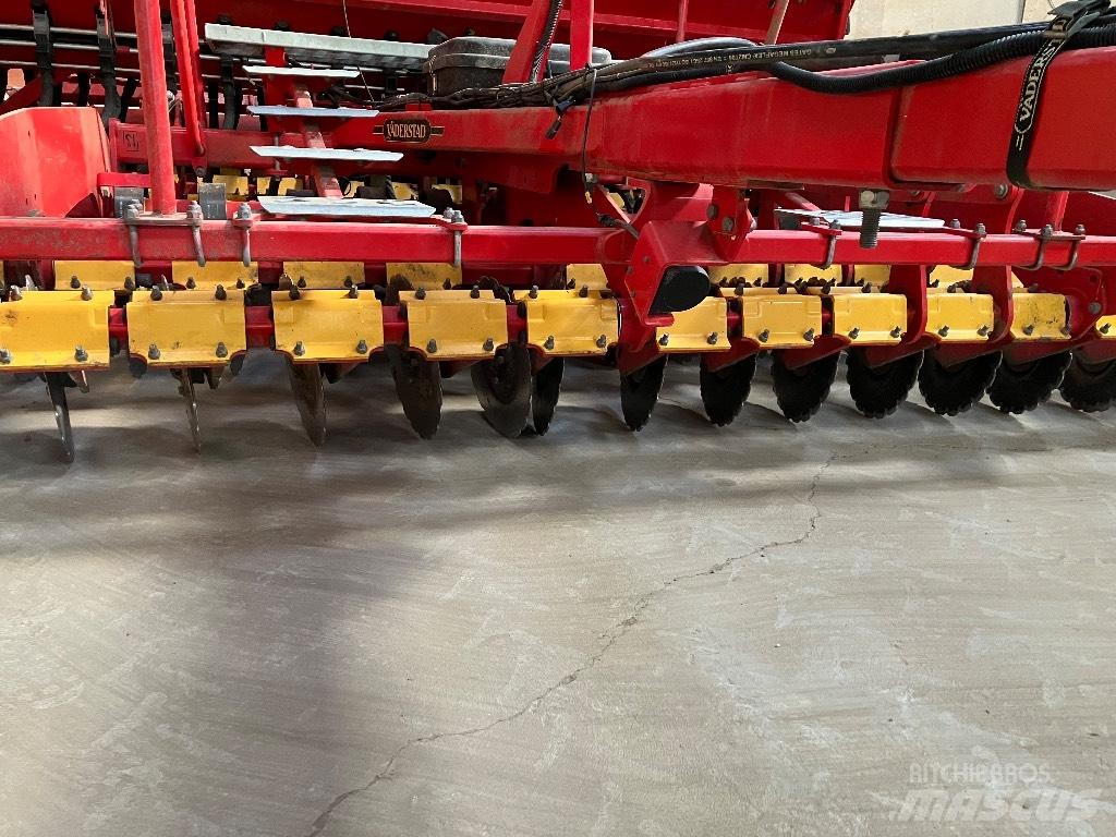 Väderstad Rapid400C Drills