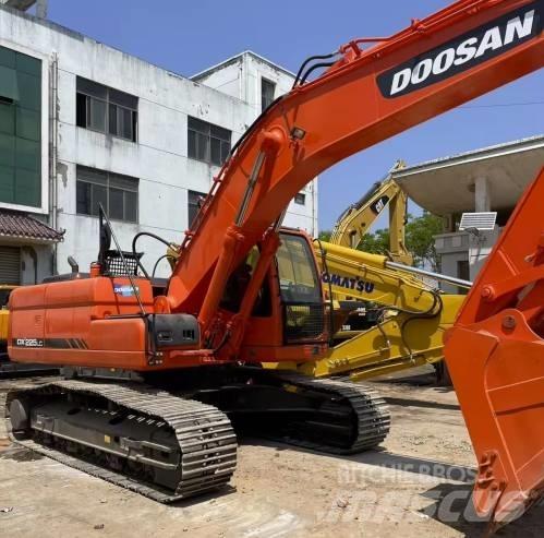Doosan DX225LC Crawler excavators