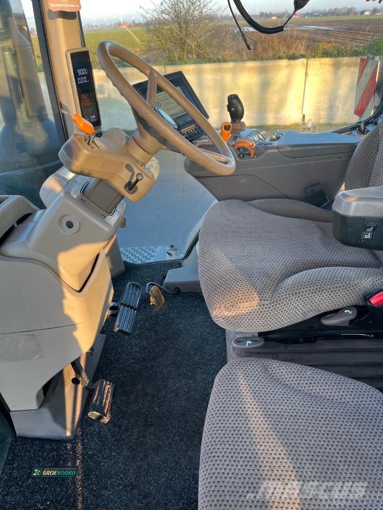 John Deere 8320 R Tractors