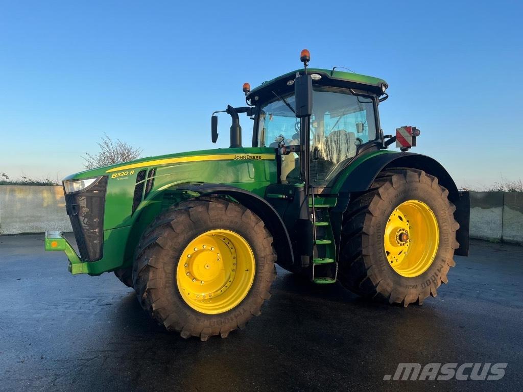 John Deere 8320 R Tractors