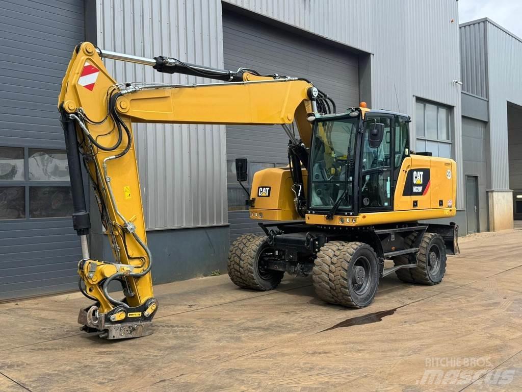 CAT M320F Wheeled excavators